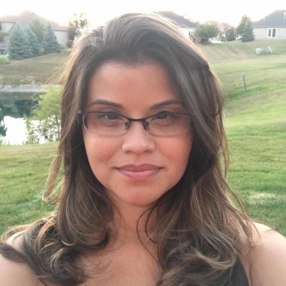 Meet your Posher, Damaris